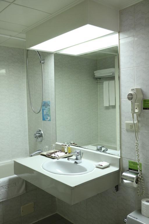 King'S Town Hotel Kaohsiung Buitenkant foto