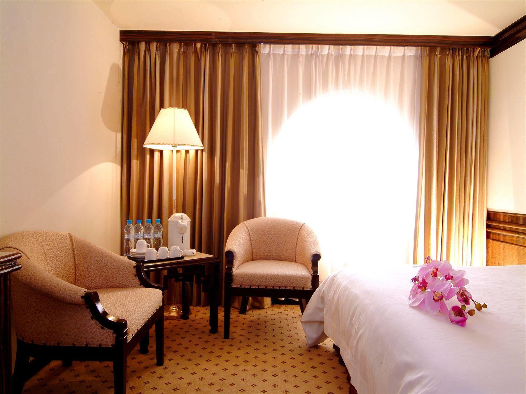 King'S Town Hotel Kaohsiung Buitenkant foto