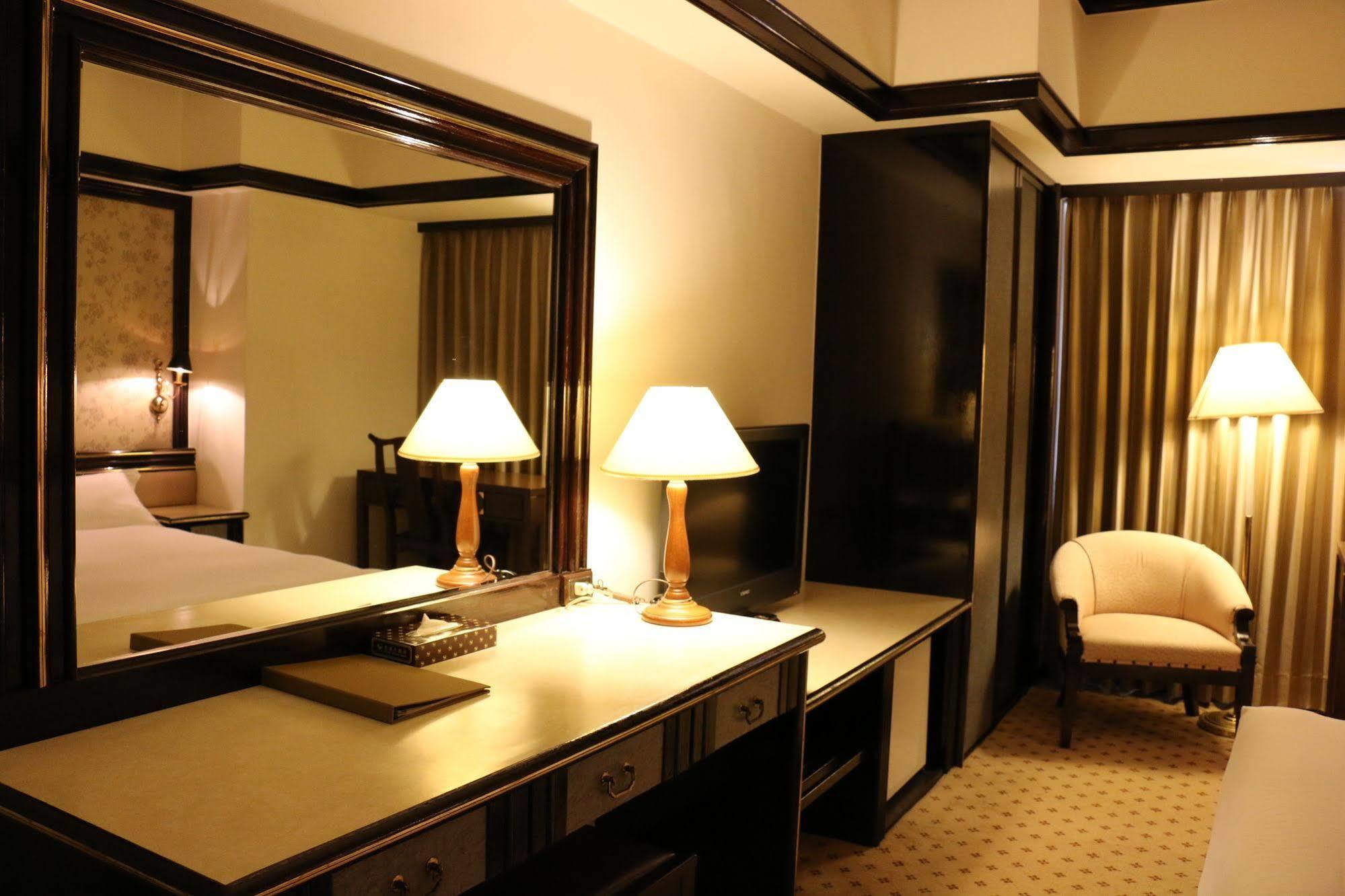 King'S Town Hotel Kaohsiung Buitenkant foto